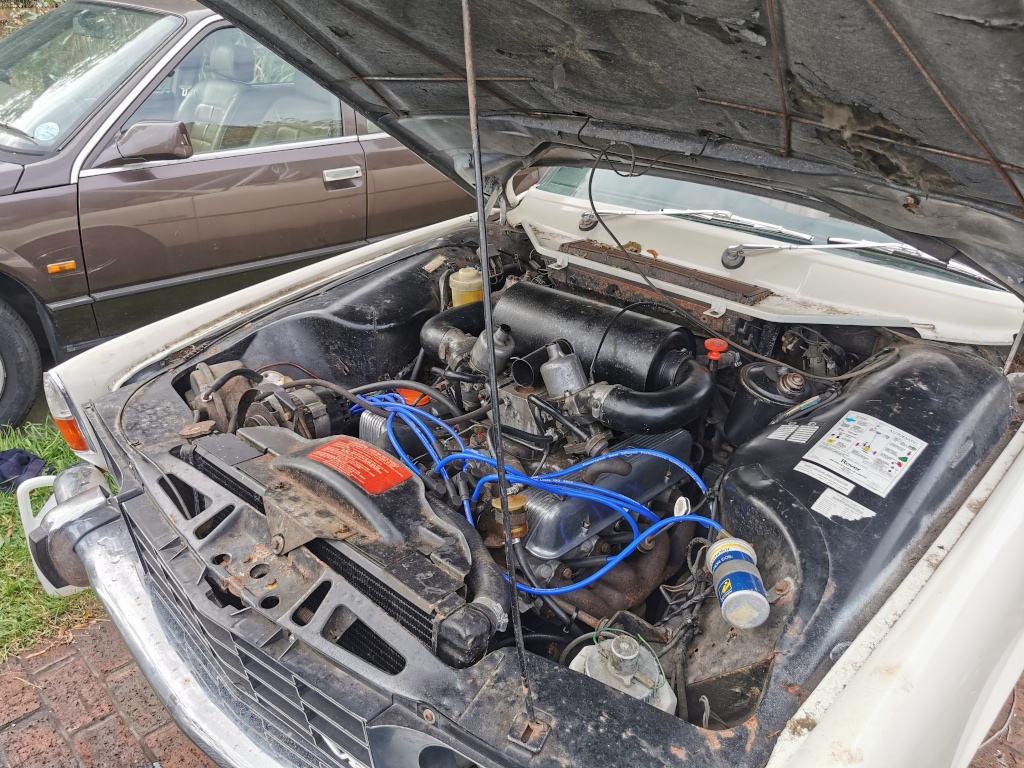 1975 Rover P6 3500 engine back together after cylinder head overhaul