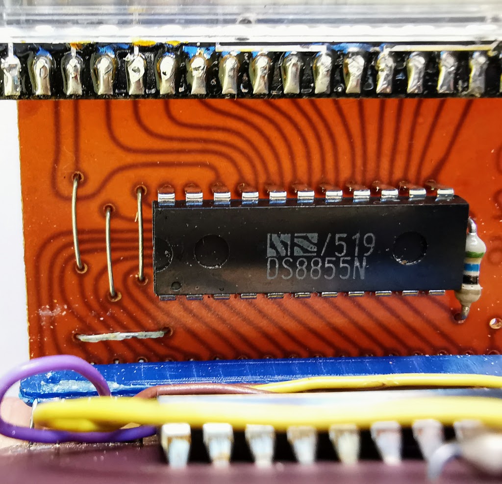 Close-up of the National Semiconductor DS8855N Display driver IC in a Prinztronic Mini 7 Calculator