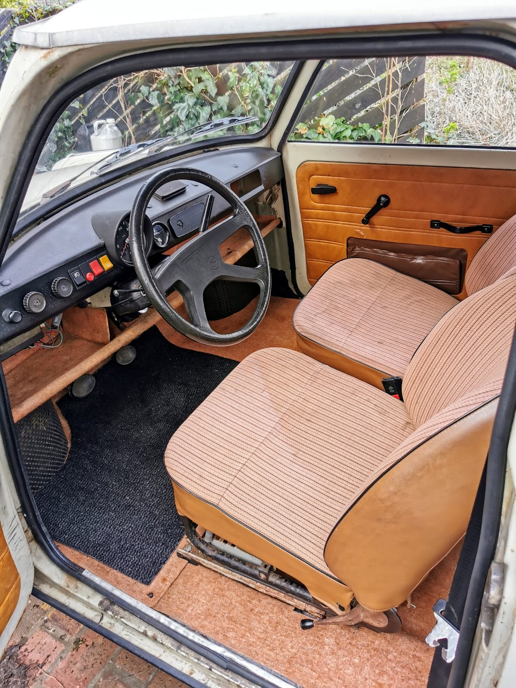 1984 Trabant P601S interior general overview