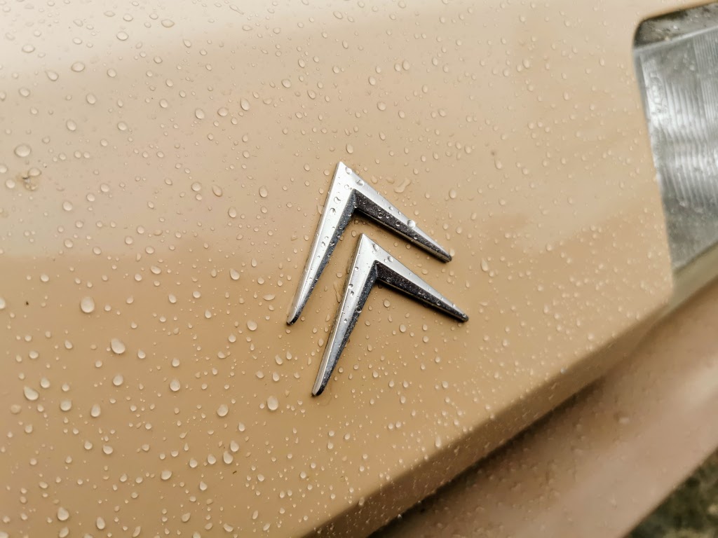 Water beading on freshly polished and waxed Citroen BX14RE