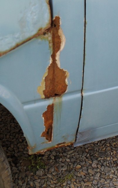 1980 VW T25 Camper van - Rust on the wing to body seams