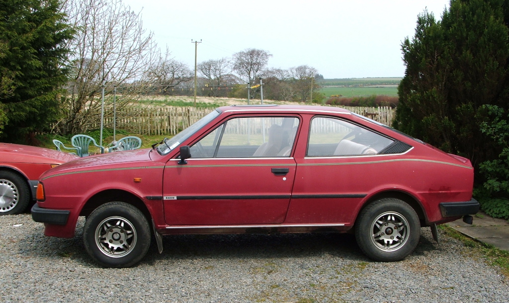 Side profile of a 1991 Skoda 135 RiC Rapid