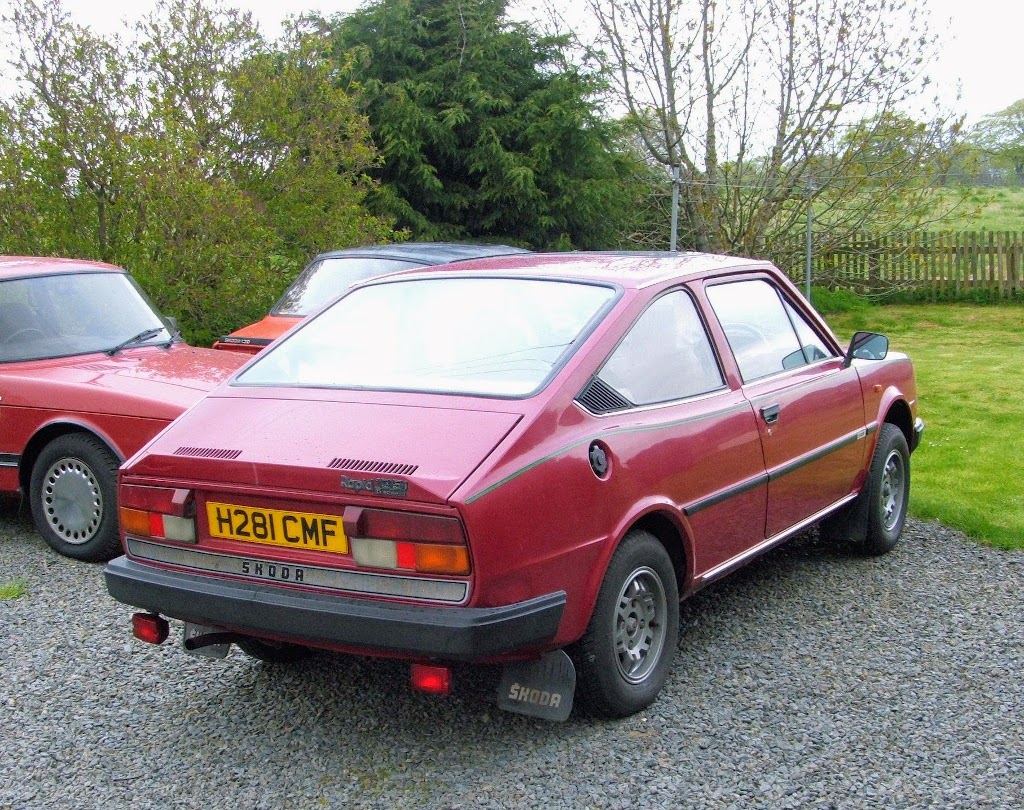 1991 Skoda 135 Ric Rapid rear right profile