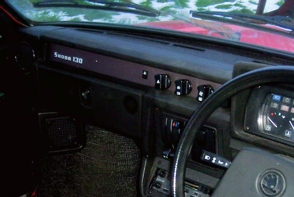 Detail of Skoda Rapid style dash also used in the Estelle 130GL variant