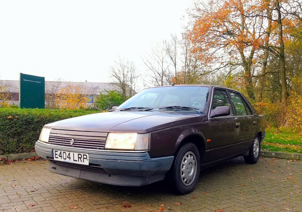 1988 Renault 25 Monaco - Front left 3/4 view