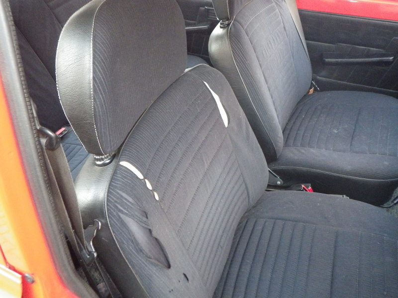 Skoda Estelle 120LX Interior Sun Damage To Seats