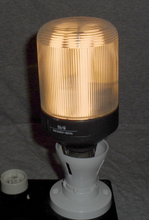 Philips SL*9 Prismatic Compact Fluorescent Lamp - Overview of lamp shown while lit