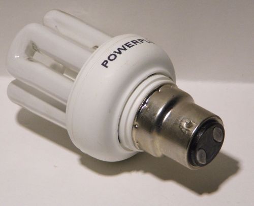 PowerPlus XEU48-9U 9W Compact Fluorescent Lamp - Detail of lamp cap