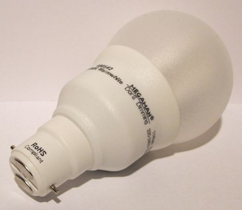 Megaman GSU11s DorS Self-Dimming Compact Fluorescent Lamp - Detail of lamp cap