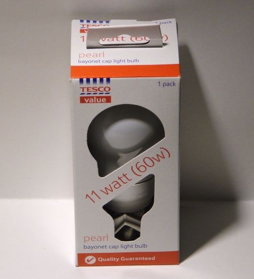 Tesco FLE11TBX-XM-GLS-827-B22-TESCO/1 Compact Fluorescent Lamp - Overview of lamp packaging
