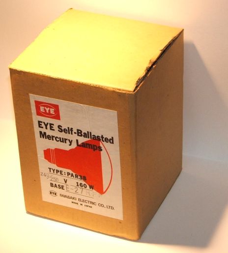 Iwasaki Eye SB R.F.F. 160W PAR-38 Blended Mercury Lamp - Overview of lamp packaging