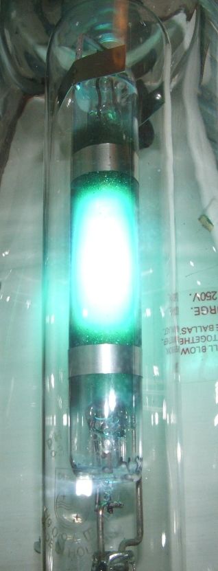 Philips 92123E Low Pressure Mercury Spectral Source Lamp - Detail of lamp arc tube while lit