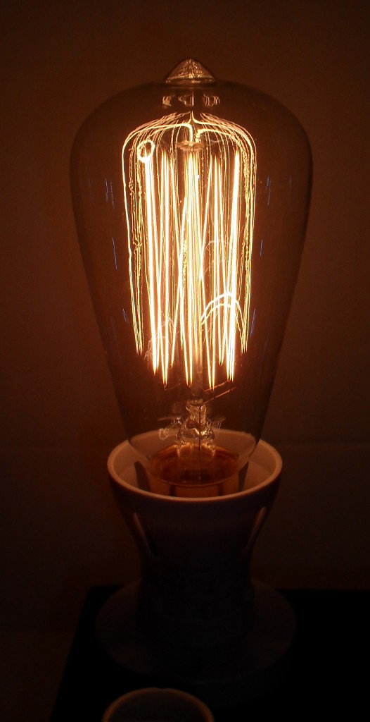 Calex Rustiek 40W Decorative Lamp - Overview of lamp while alight