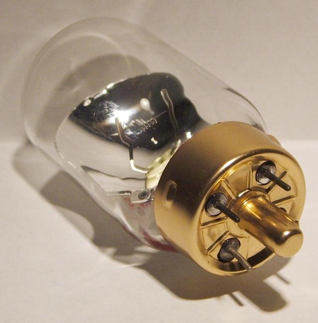 Atlas A1/210 21.5V 150W Tru-flector Projector Lamp - Detail of lamp cap