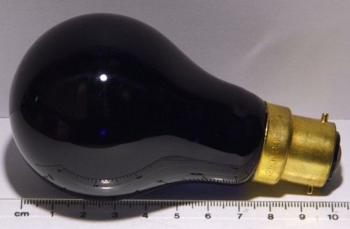 Instant Gifts International Blacklite Bulb - Showing size of lamp