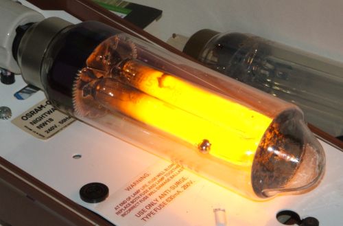 Philips Master SOX-E 18W Low Pressure Sodium Lamp - Shown while alight and fully run up