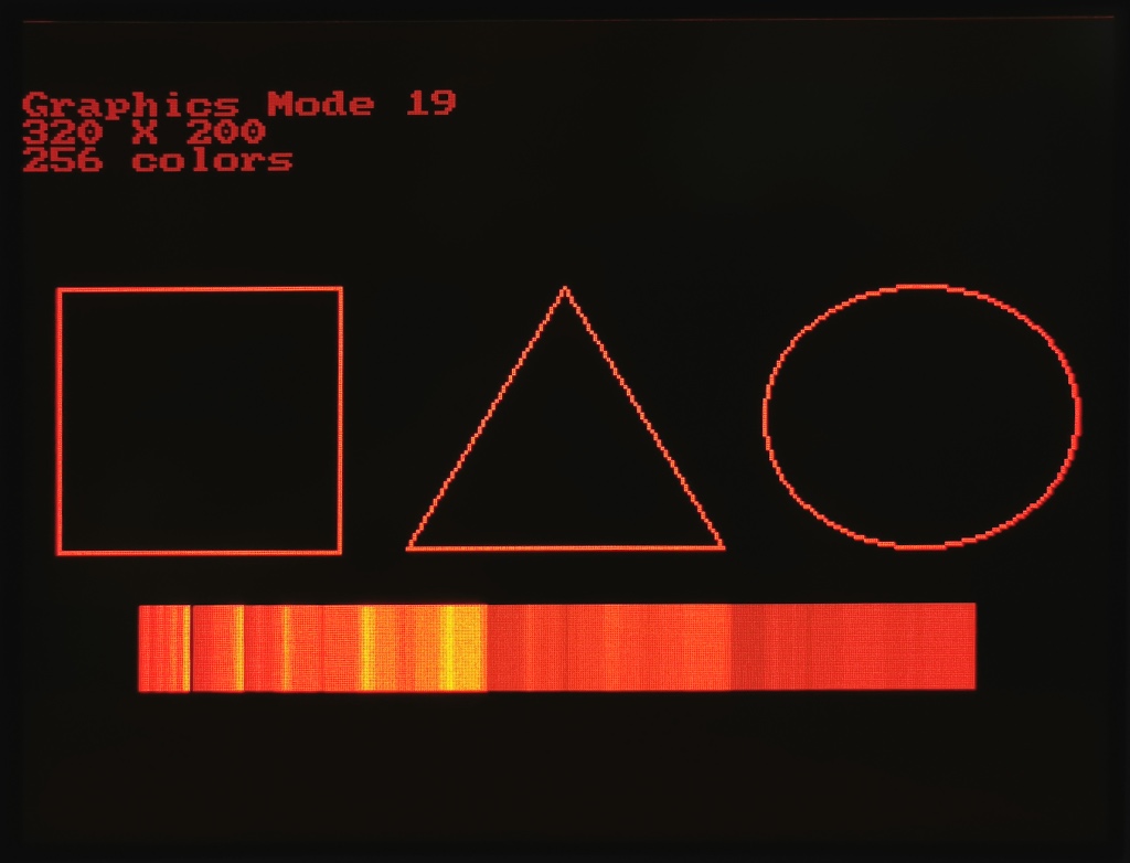 Toshiba T5200 showing MCGA 256 colour test pattern on internal plasma display