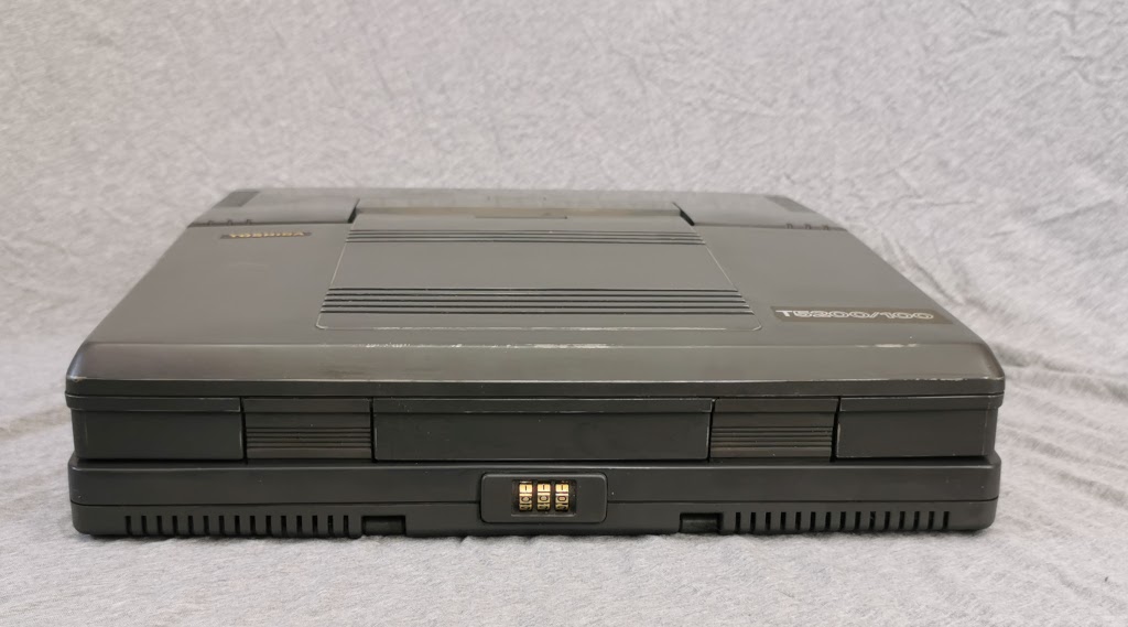 Front view of a Toshiba T5200/200