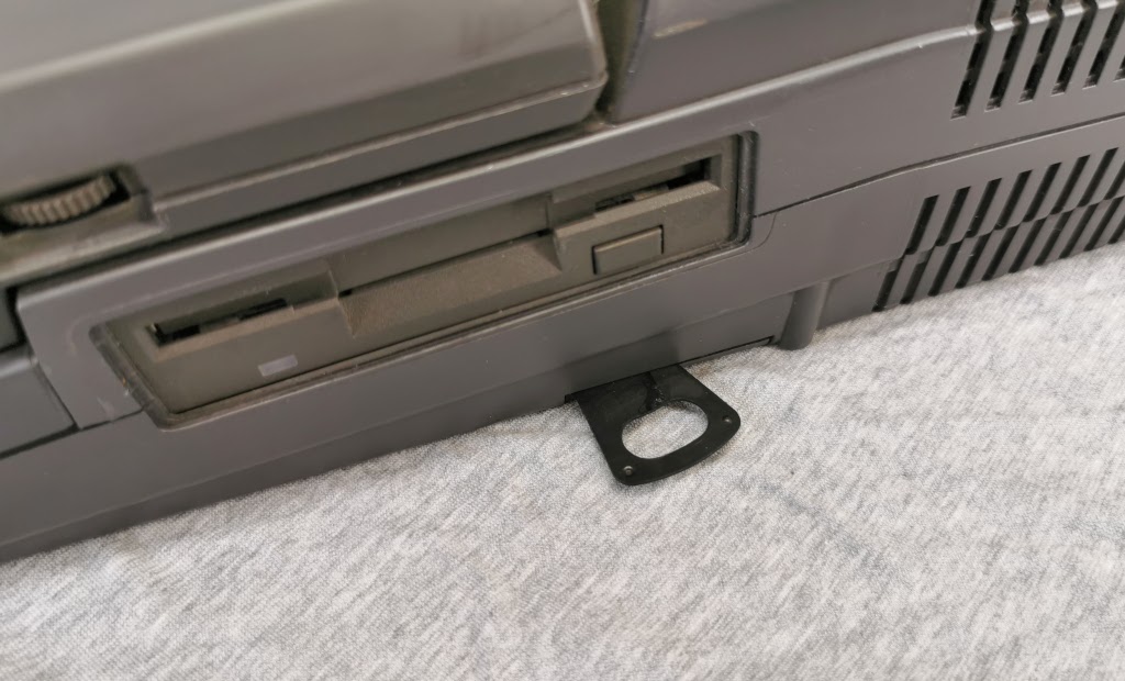 Fold out security tether on a Toshiba T5200